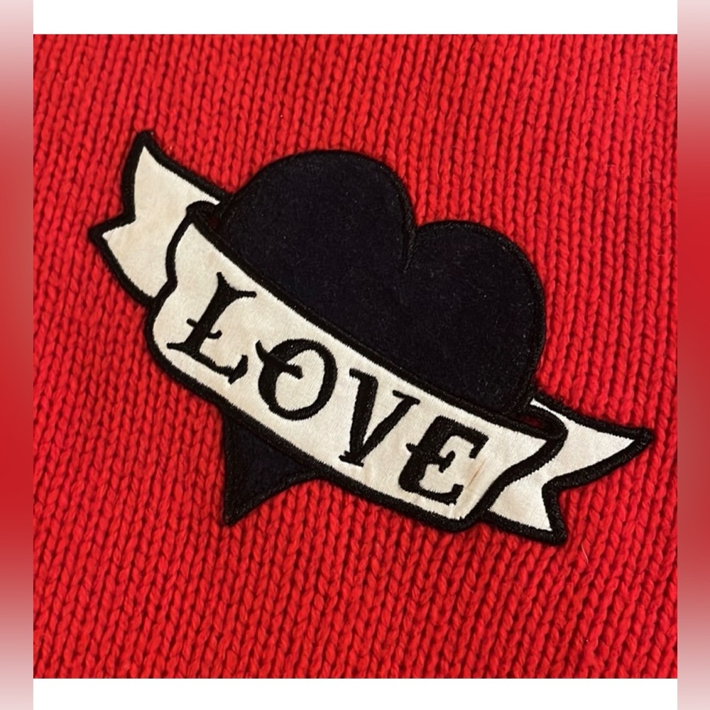 Small Sandro red sweater with navy blue tattoo style heart detail - Picture 4 of 5